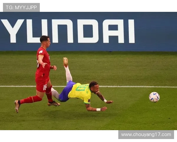 詹俊期待世界杯抽签揭晓各队对决与明年赛事精彩瞬间